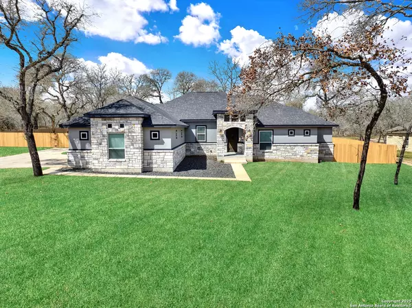 193 TIMBER PL, La Vernia, TX 78121