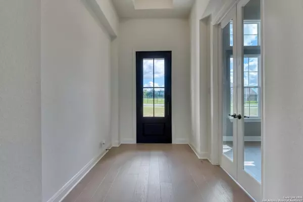 New Braunfels, TX 78132,10811 Chestnut Warbler