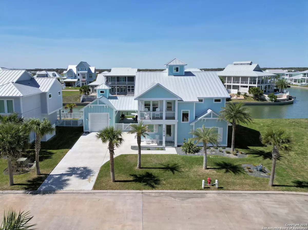 Rockport, TX 78382,1014 Grand Cayman Court