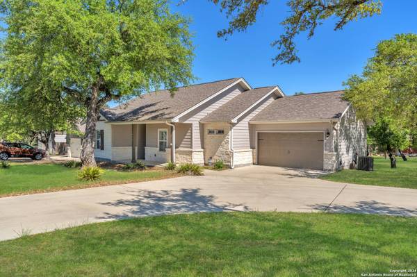 1079 CANYON SHRS, Canyon Lake, TX 78133-2347
