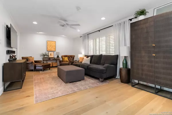 San Antonio, TX 78209,426 Burnside