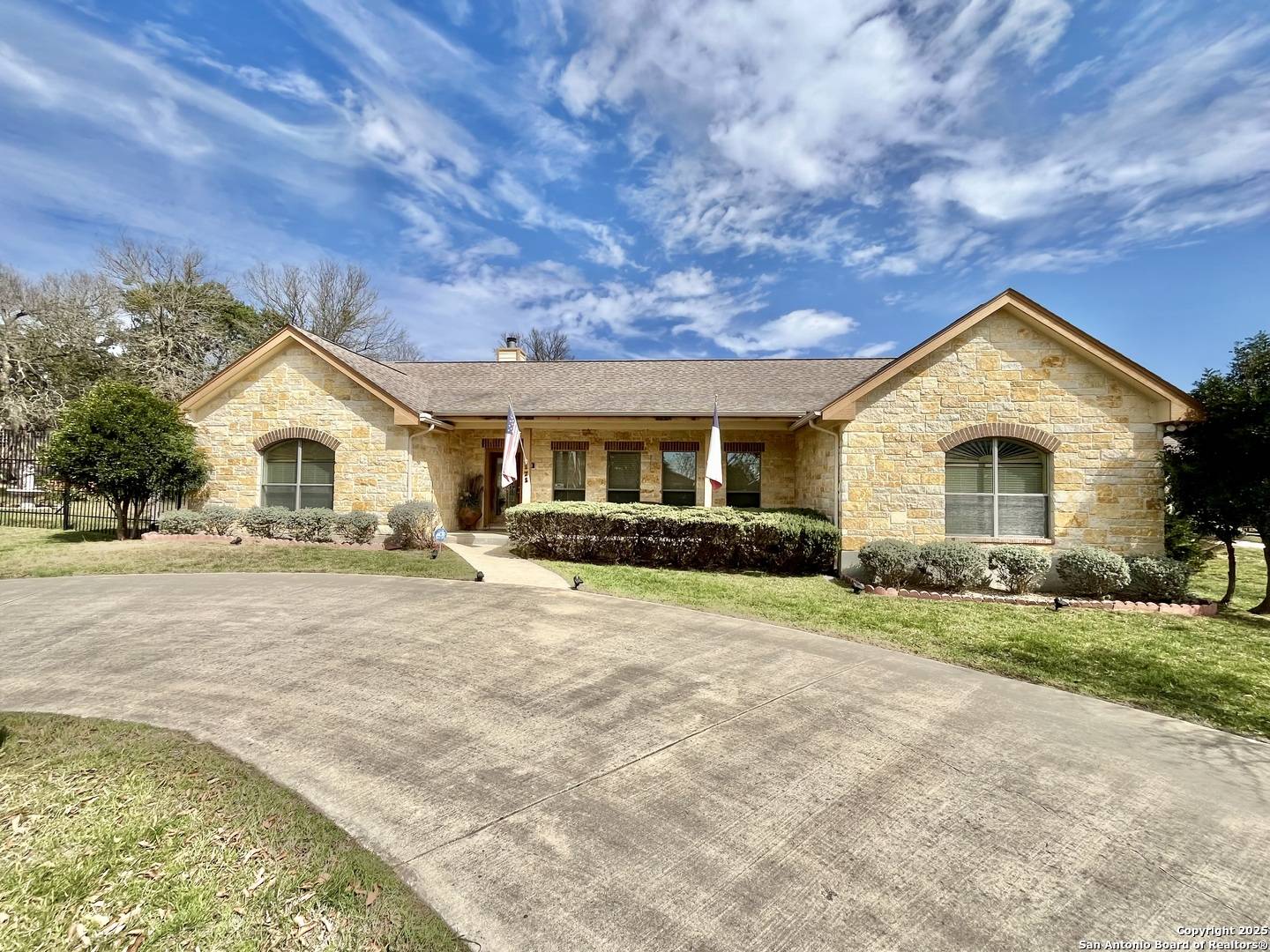 171 Oak Bend, Bandera, TX 78003