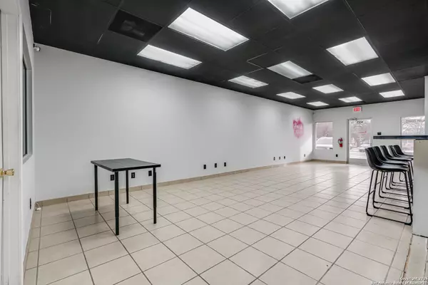 San Antonio, TX 78240,9386 Huebner Rd UNIT 103