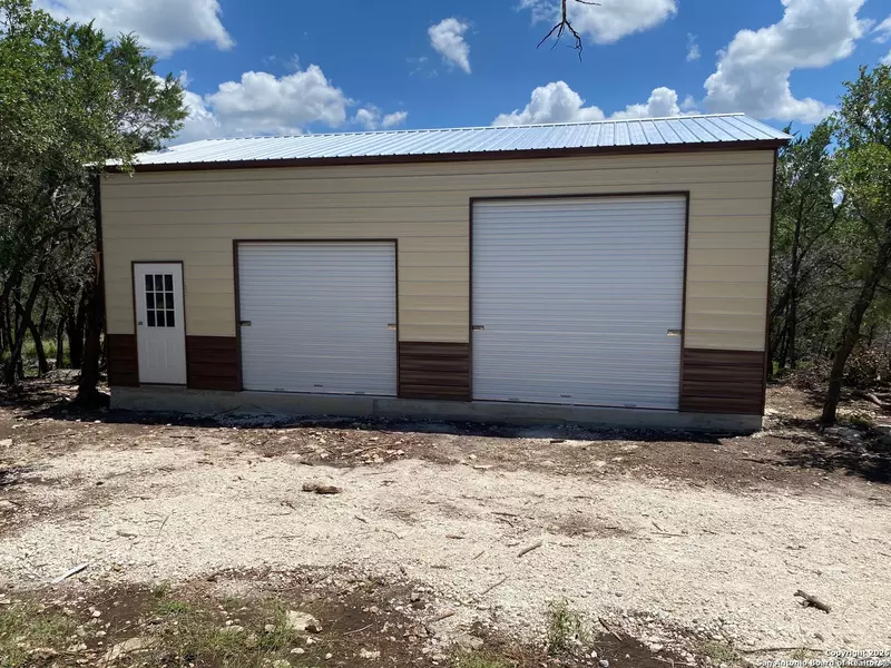 100 SWEET CLOVER DR, Spring Branch, TX 78070