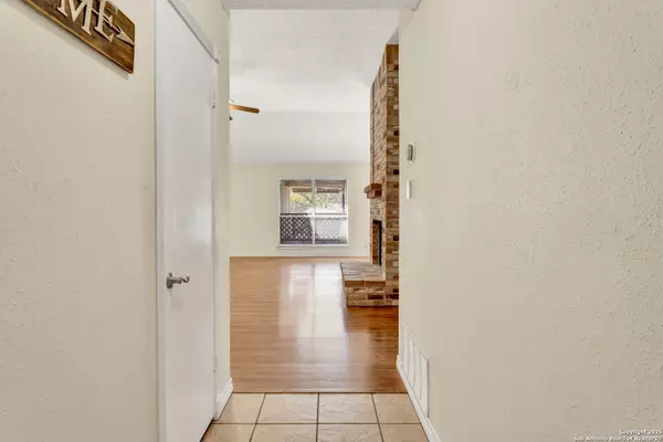 Live Oak, TX 78233,11401 Forest Elf