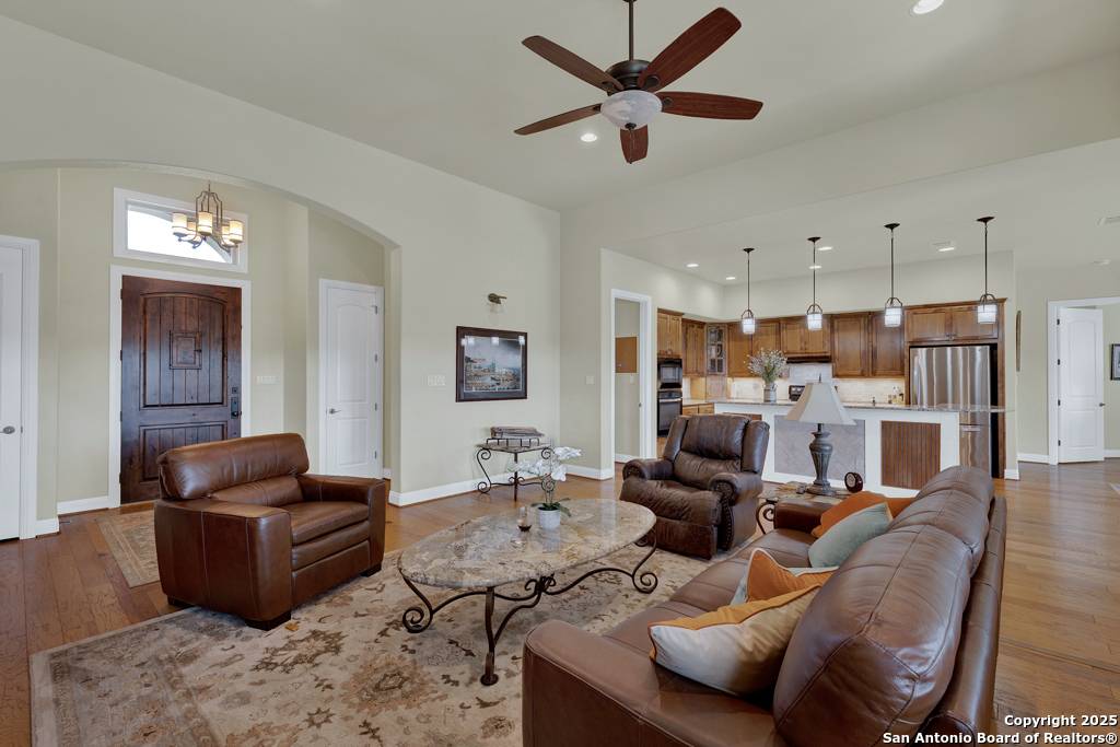 New Braunfels, TX 78132,115 Laurel Wood