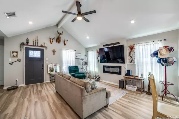 Bandera, TX 78003,205 Canyon Lake