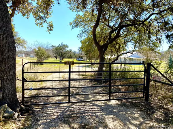 Pipe Creek, TX 78063,276 Tesoro