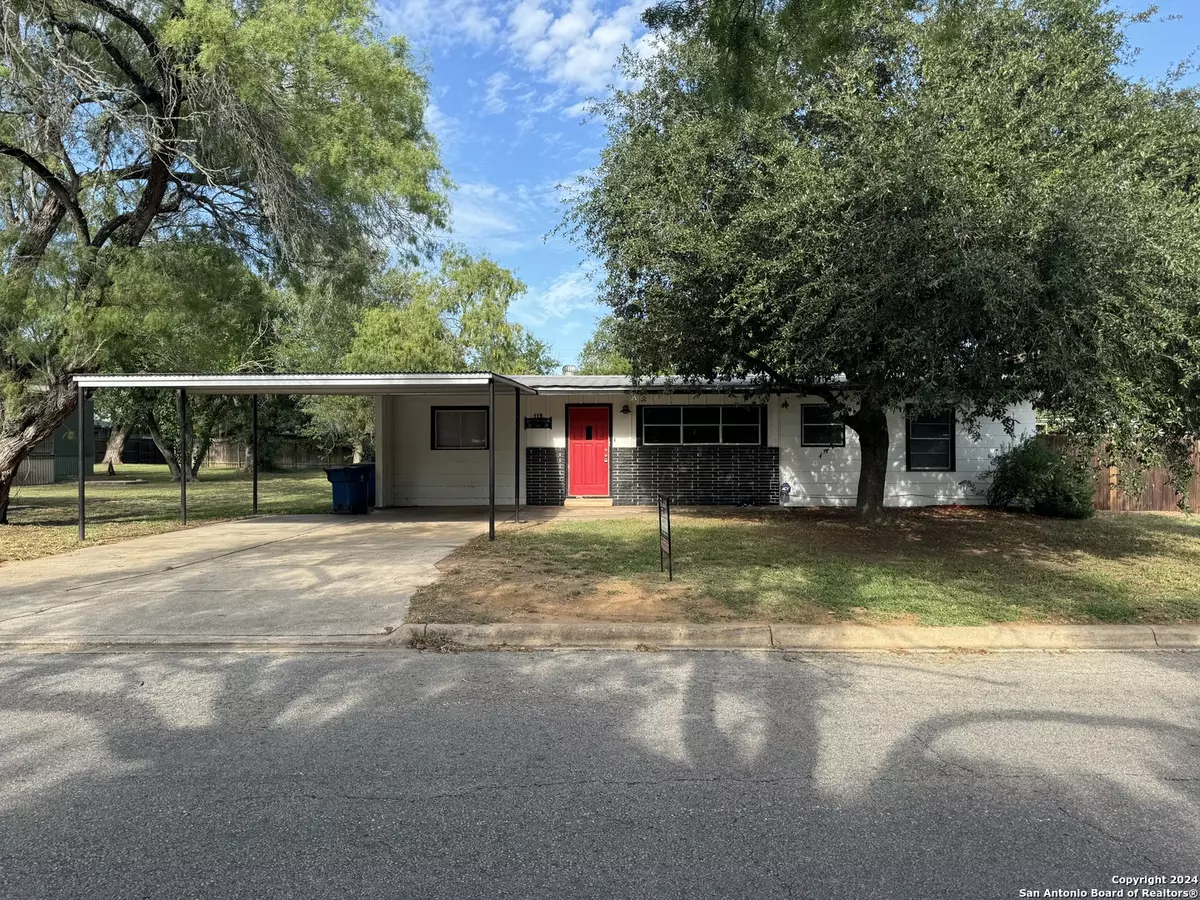Pleasanton, TX 78064-3921,119 GREENLAWN AVE
