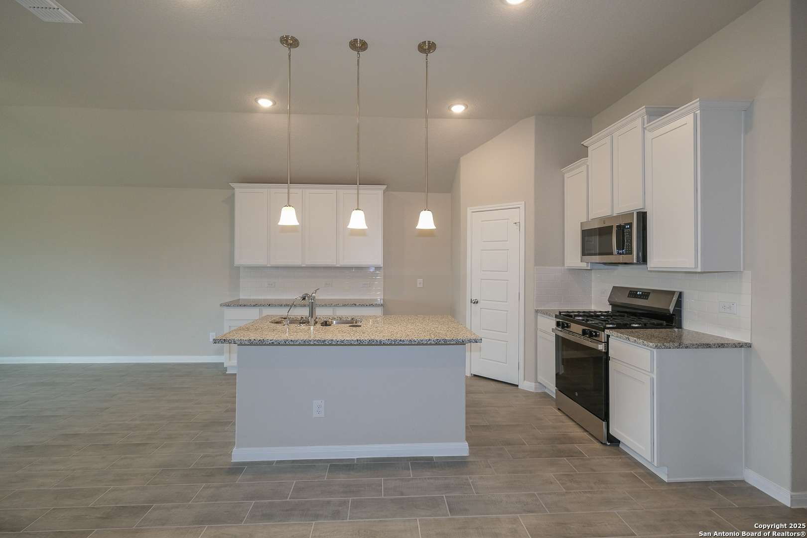 San Antonio, TX 78222,4910 Topaz Bend