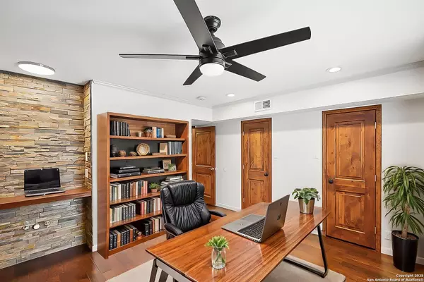 San Antonio, TX 78209,102 Ruelle UNIT 208D