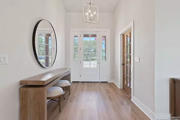 Blanco, TX 78606,519 River Oaks