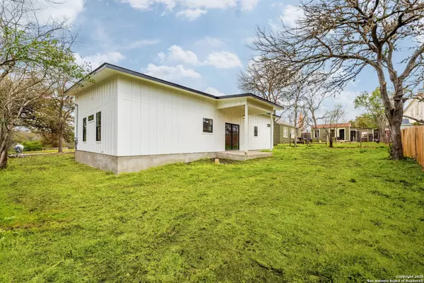 Seguin, TX 78155,615 Camp St