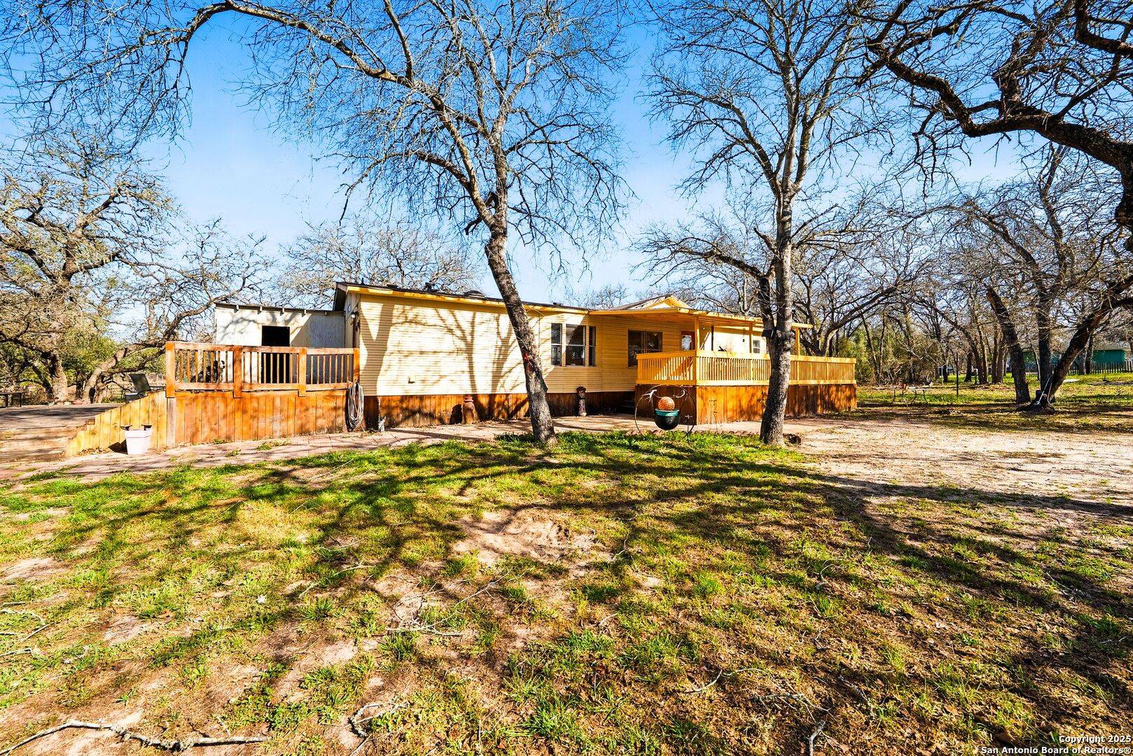 La Vernia, TX 78121,318 Hickory Run