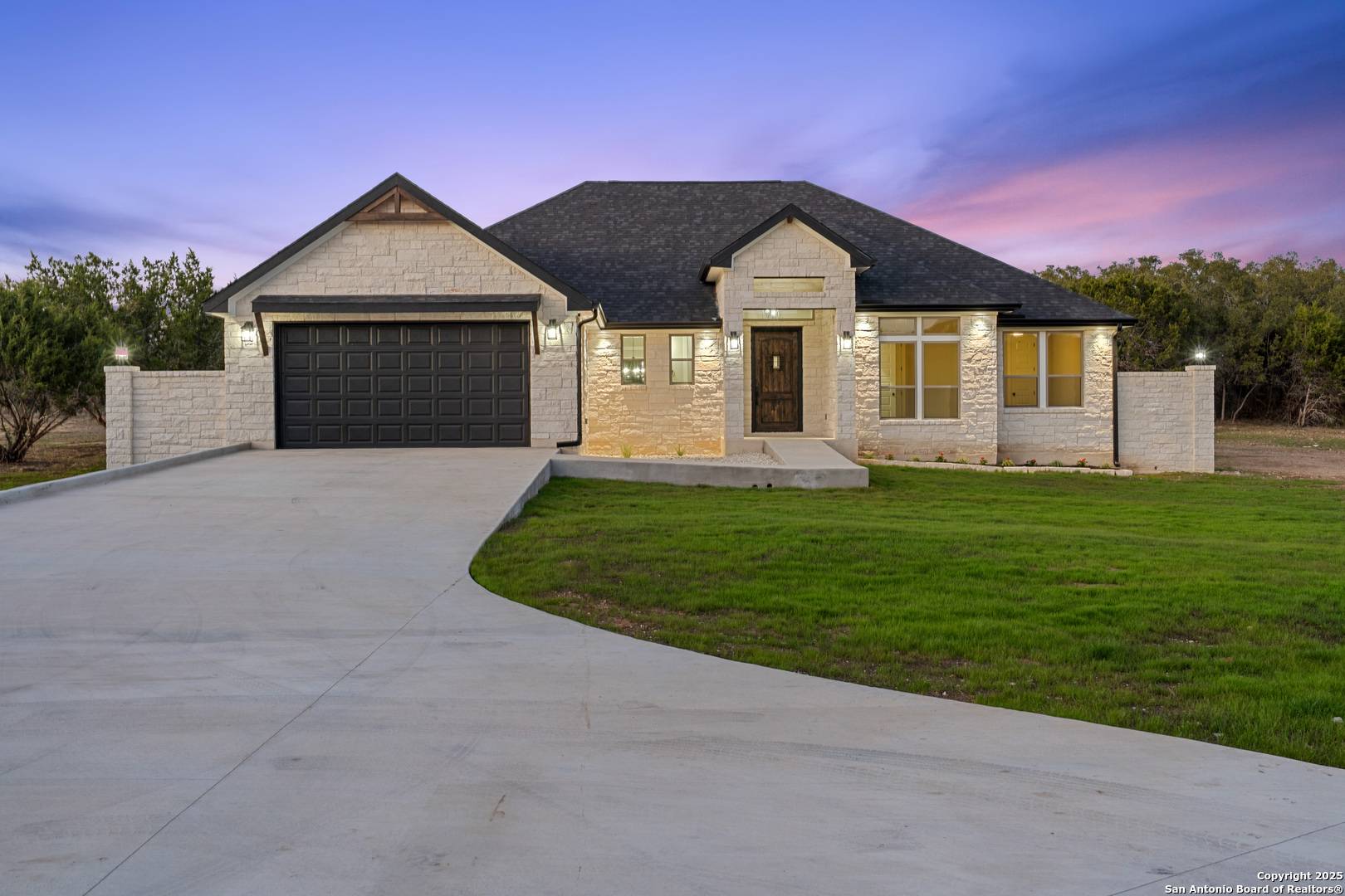 122 Liberty Bell Ln, Fischer, TX 78623