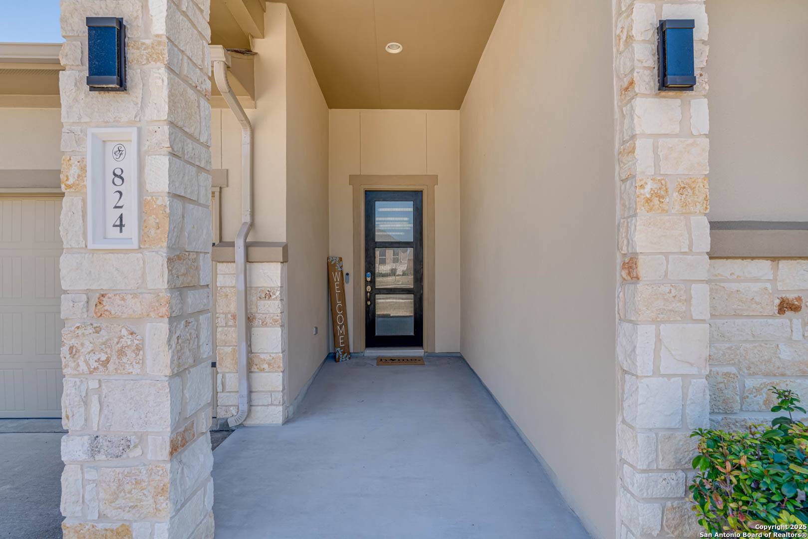 Cibolo, TX 78108,824 Silver Fox