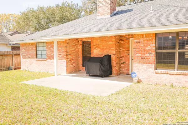Victoria, TX 77904,308 Kelly Dr.