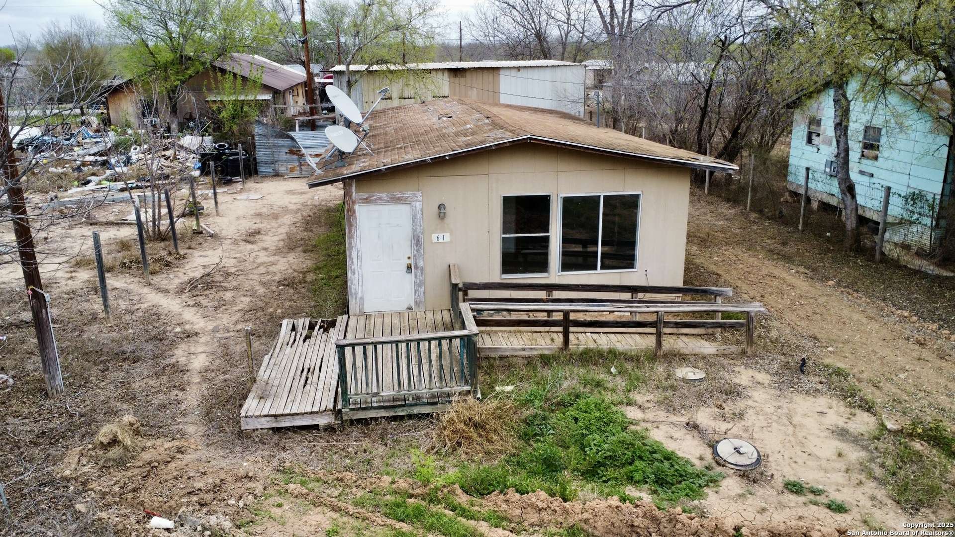 61 Torres, Batesville, TX 78829