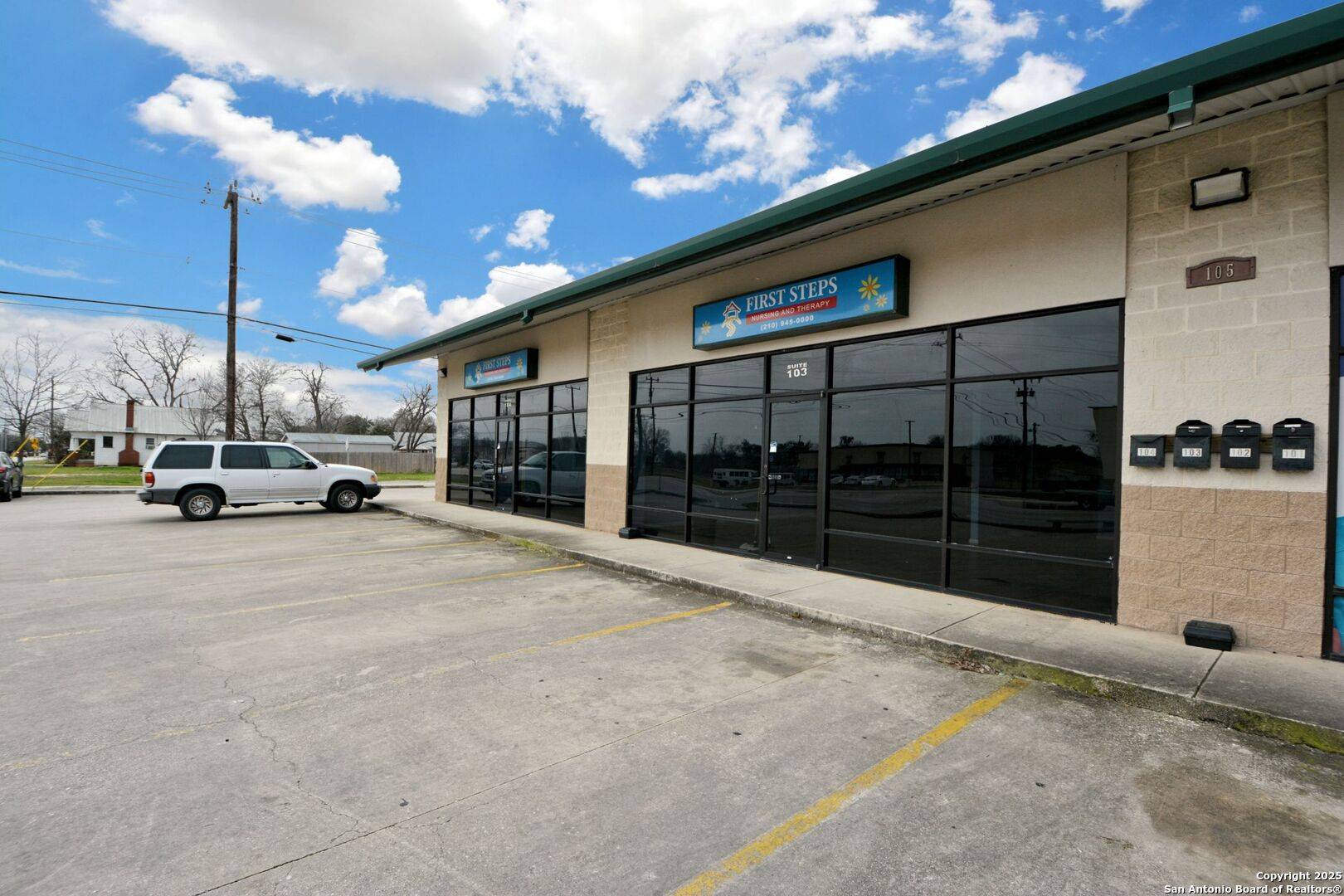 Converse, TX 78109,105 Seguin UNIT 103 &