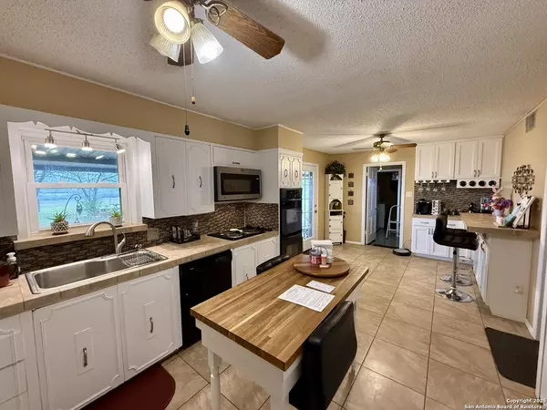 Runge, TX 78151,0 FM 885
