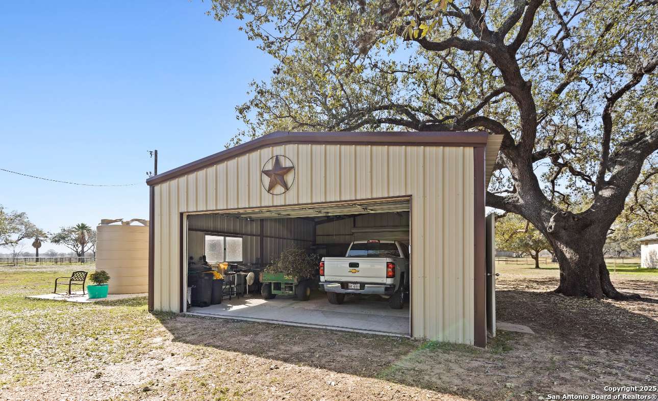 Devine, TX 78016,274 & 290 CR 7611