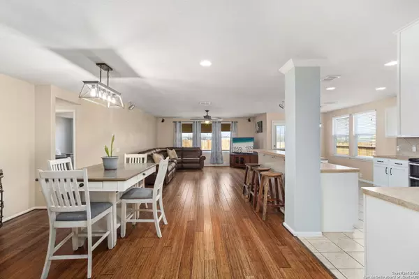 5552 Columbia Dr. Cibolo, TX 78108