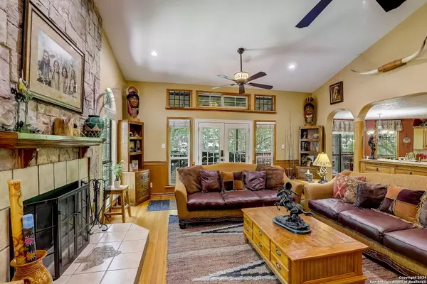 New Braunfels, TX 78132-2067,1806 PONDEROSA DR