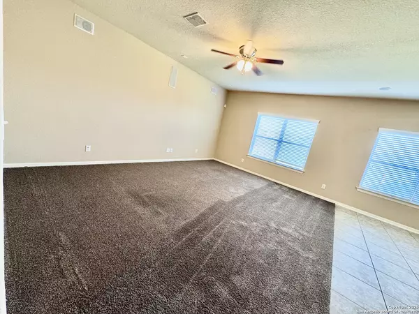 Converse, TX 78109,6814 Puente Fields