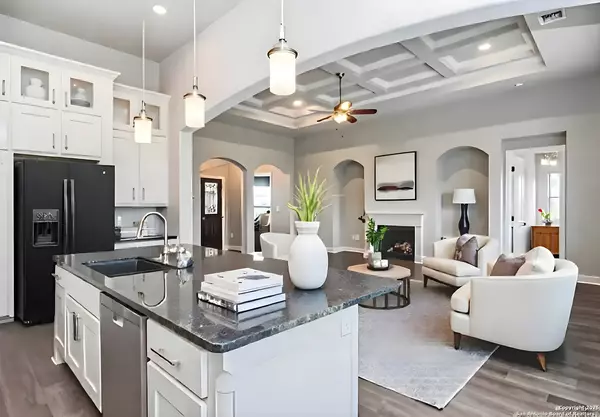 Helotes, TX 78023,18810 Canyon View