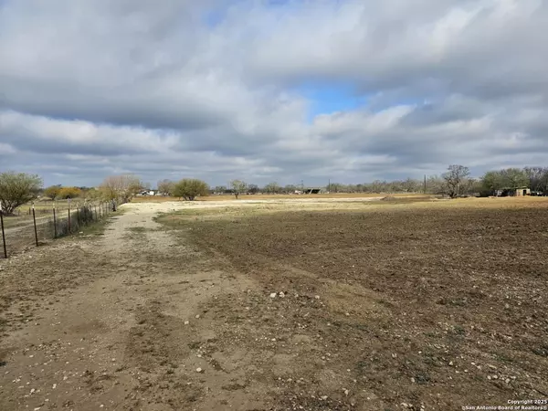 Elmendorf, TX 78112,7293 FM 327