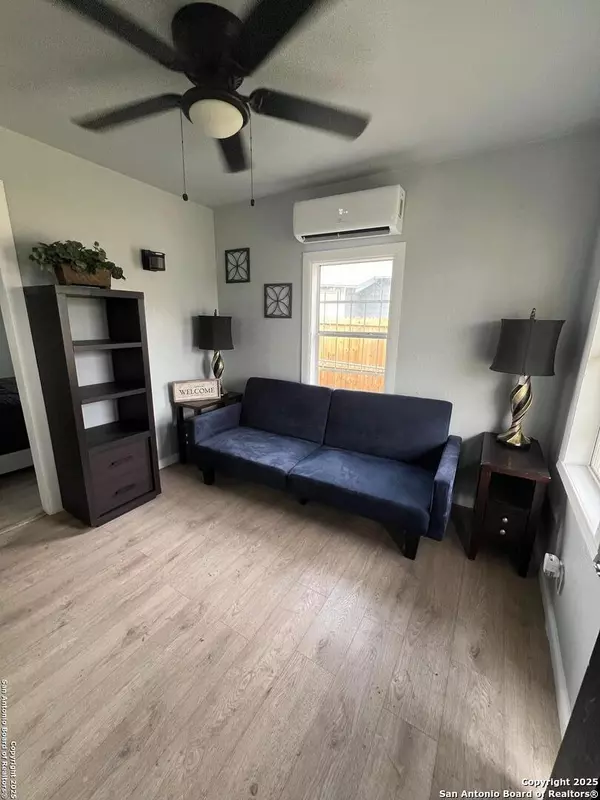 San Antonio, TX 78221,534 Sharmain Pl