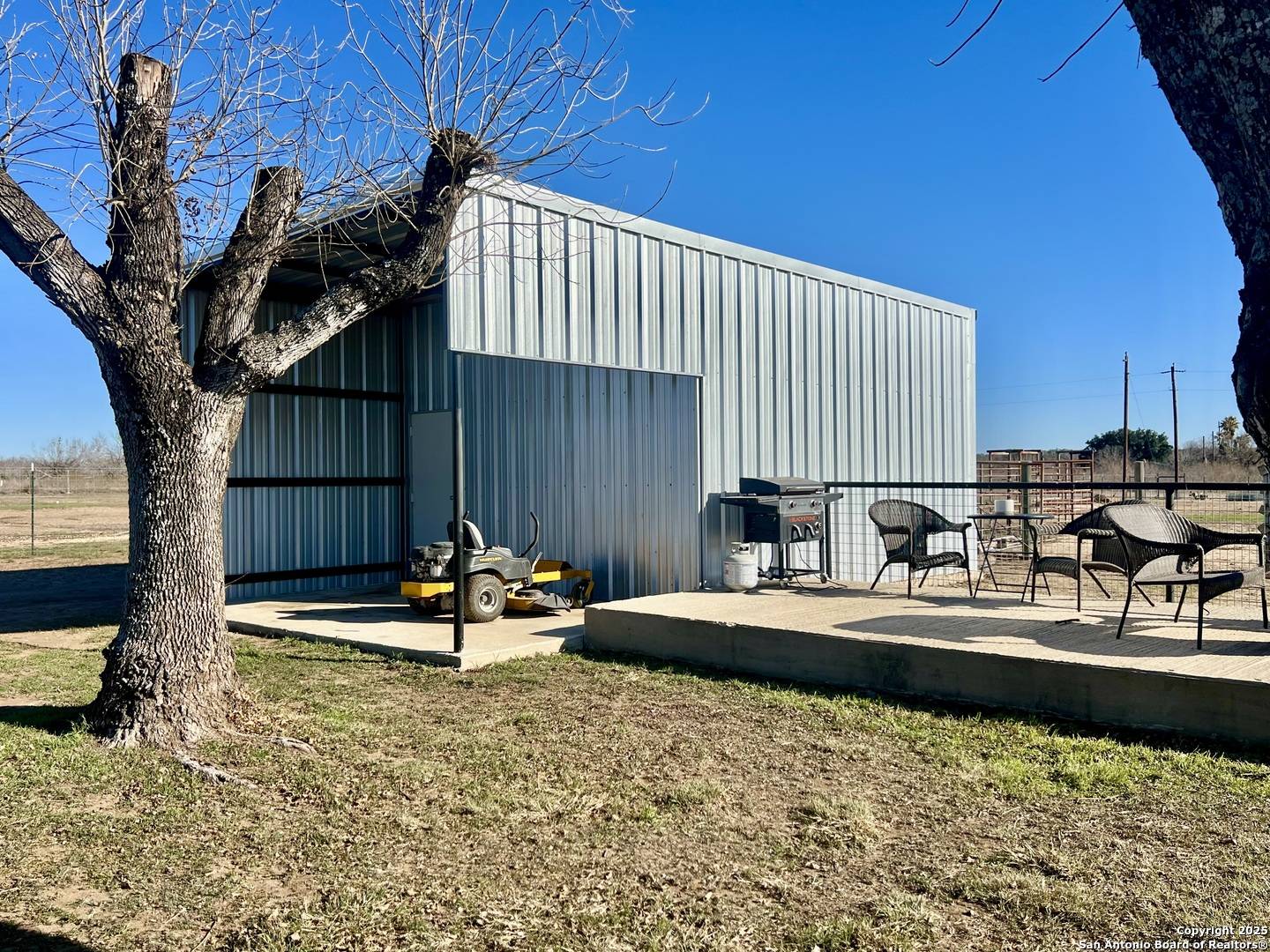 Devine, TX 78016,737 Fm 2200