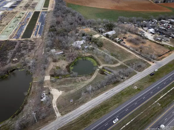 Atascosa, TX 78002,14989S IH 35