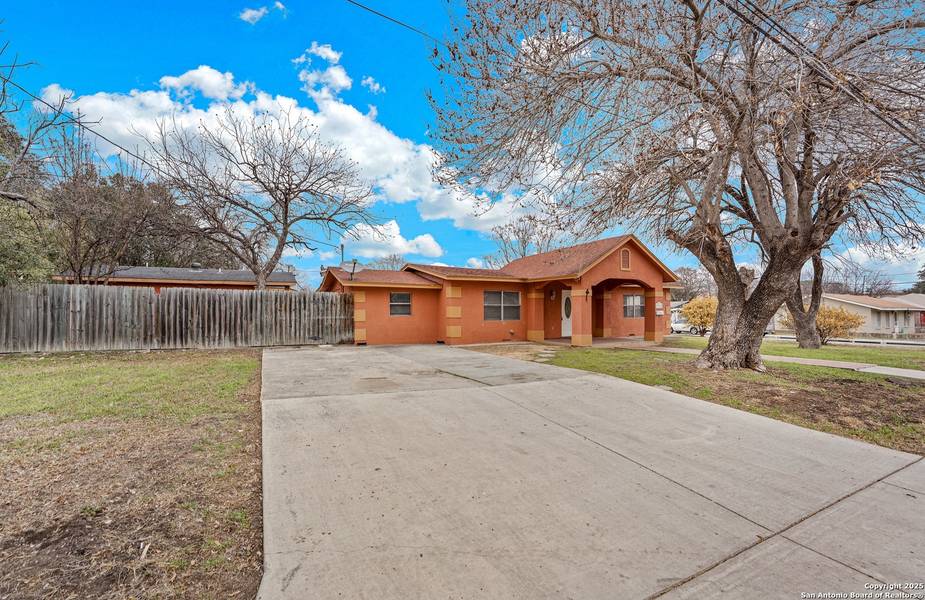 3323 W Woodlawn Ave UNIT MAIN, San Antonio, TX 78228