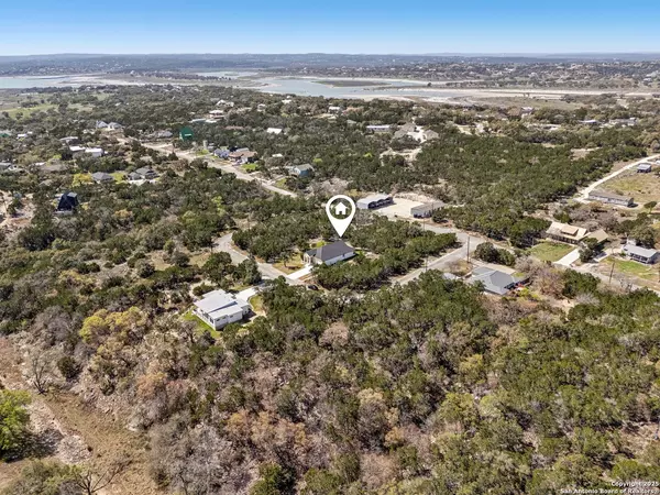 Canyon Lake, TX 78133,394 Cliffview