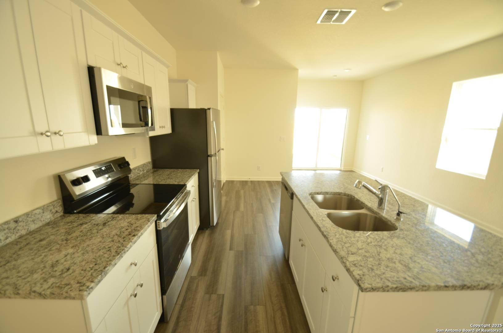 Adkins, TX 78101,870 Barnacle Court