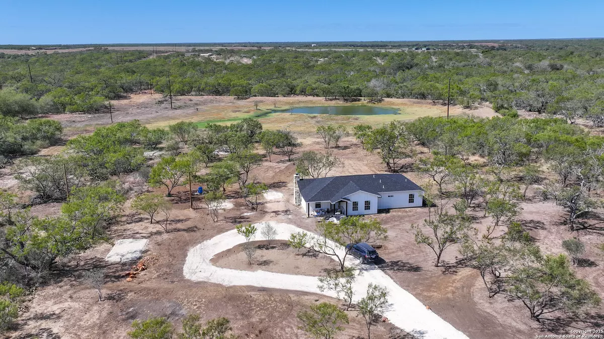 Charlotte, TX 78011,441 Pr Riley