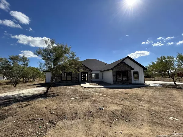 Floresville, TX 78114,116 HIDDEN RANCH CT