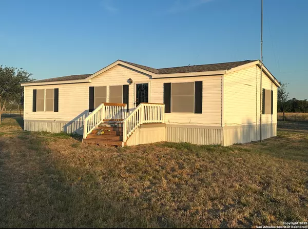 159 Pr 322, Dhanis, TX 78850