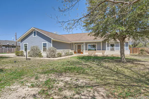 Rio Medina, TX 78066,188 County Road 271