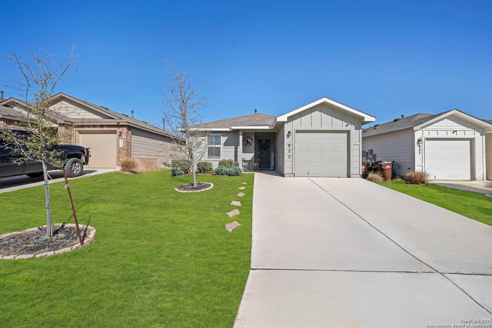 923 Empress Brilliant, San Antonio, TX 78253