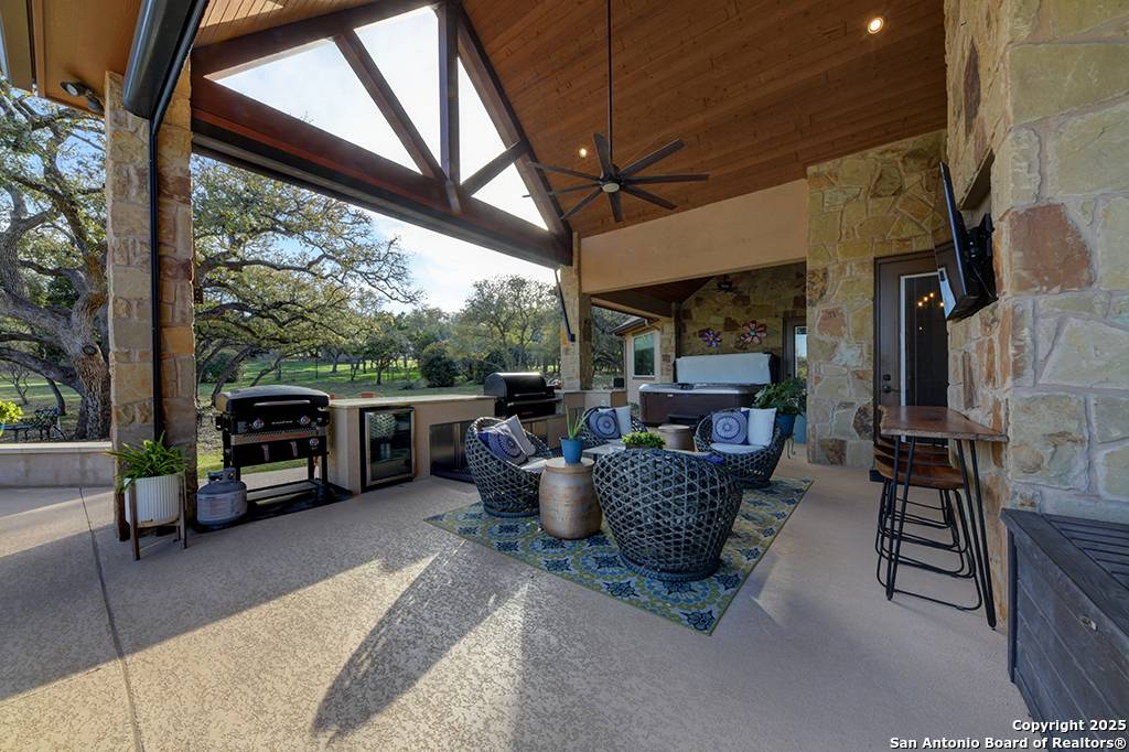 New Braunfels, TX 78132,185 Falling Hills