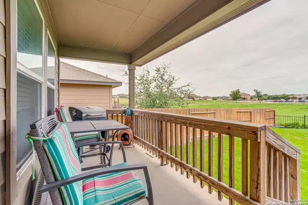 Floresville, TX 78114,261 Middle Green Lp