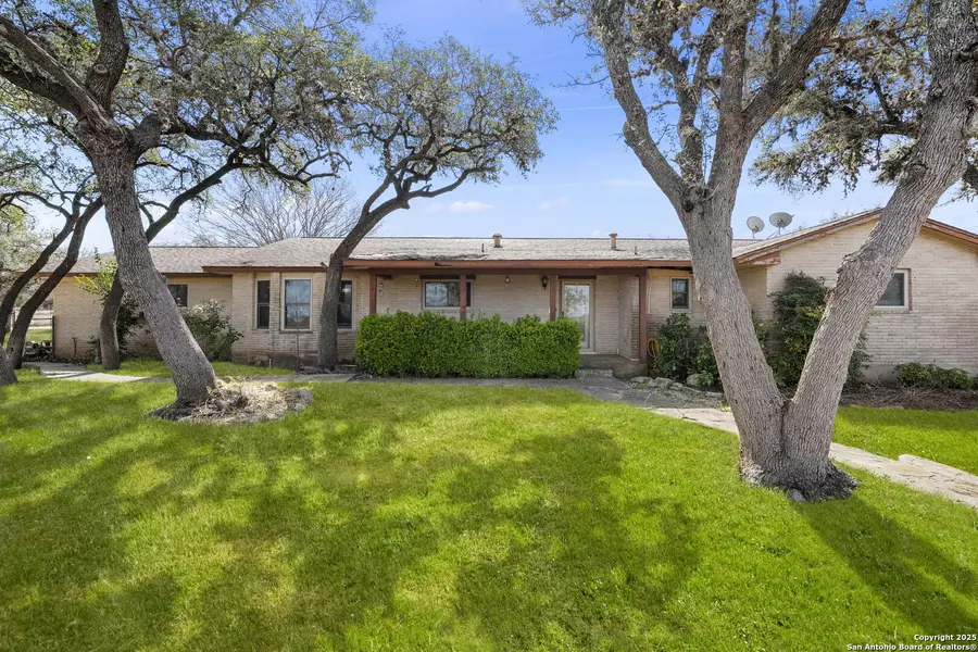 4521 FM 1283, Pipe Creek, TX 78063