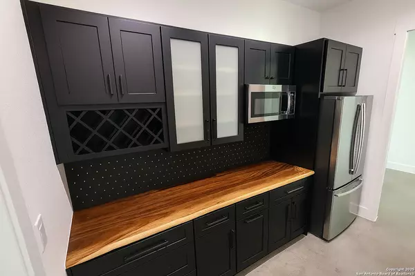 Lacoste, TX 78039,2439 County Road 4713