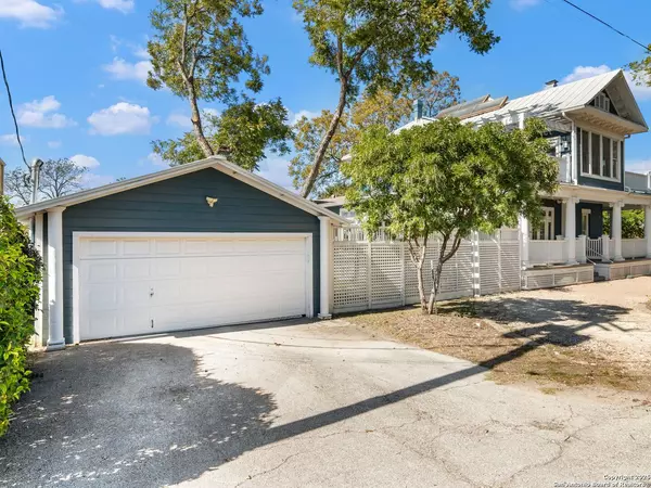 San Antonio, TX 78212,702 W FRENCH PL