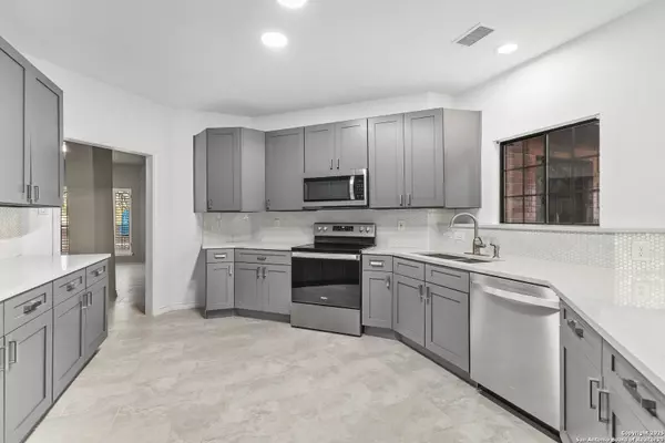 San Antonio, TX 78230,9002 Parkland