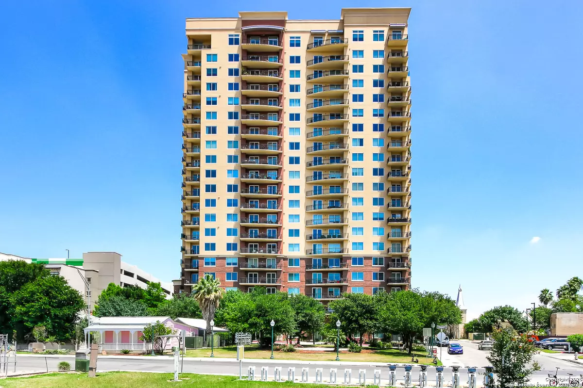 San Antonio, TX 78210,215 Center St. UNIT 703