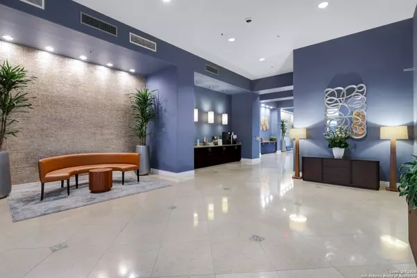 San Antonio, TX 78210,215 Center St. UNIT 703