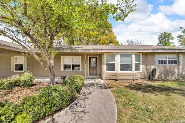 163 Lakeside, Seguin, TX 78155